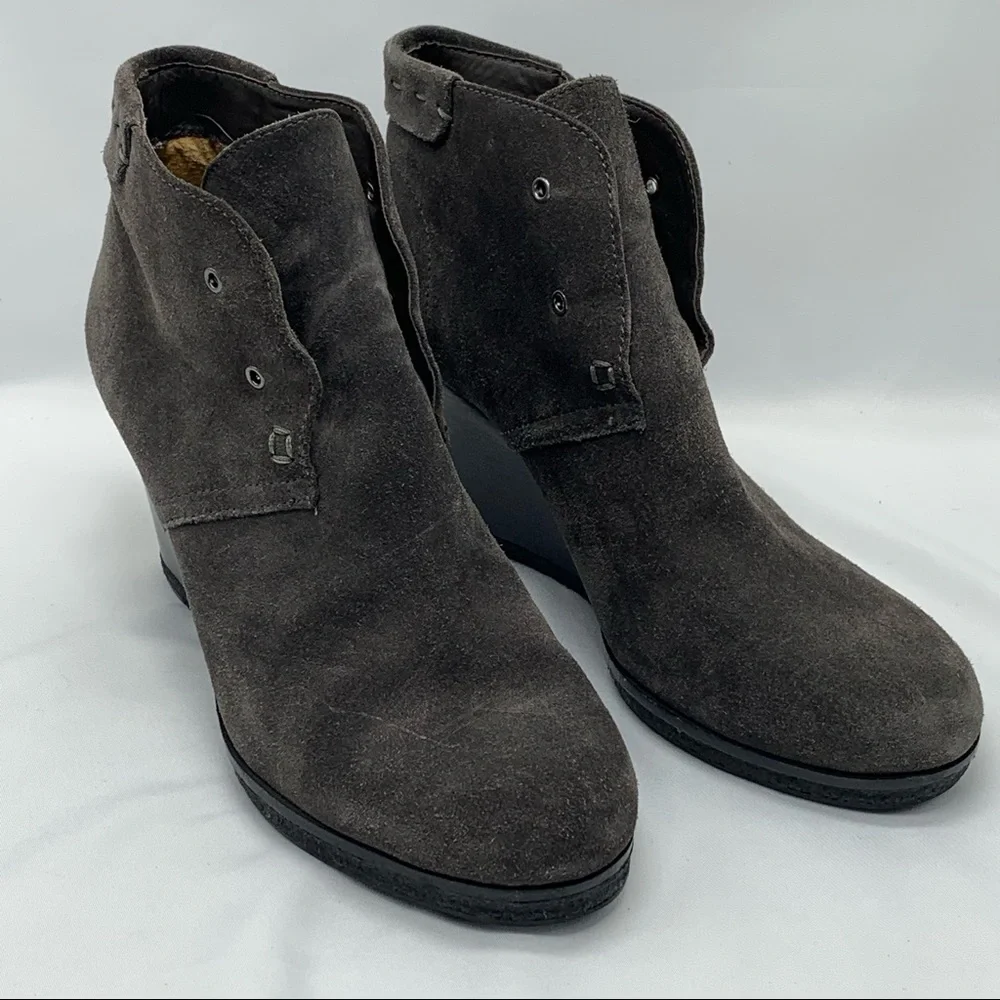 Via Spiga Mirren Size 6.5 Gray Suede Ankle Bootie Lace Up Almond Toe Wedge Boots